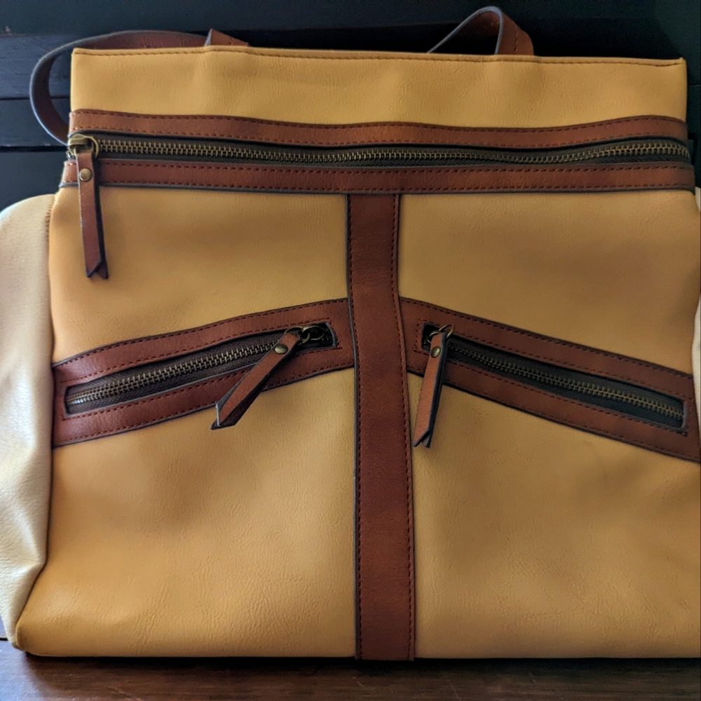 Time and Tru GG Vachetta compartment purse